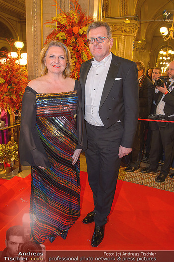 Opernball 2019 - Feststiege - Wiener Staatsoper - Do 28.02.2019 - Karin KNEISSL, Wolfgang MEILINGER213