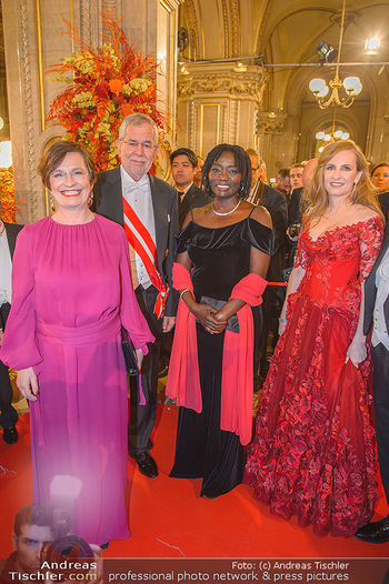 Opernball 2019 - Feststiege - Wiener Staatsoper - Do 28.02.2019 - Alexander VAN DER BELLEN, Doris SCHMIDAUER, Auma OBAMA, Maria GR221