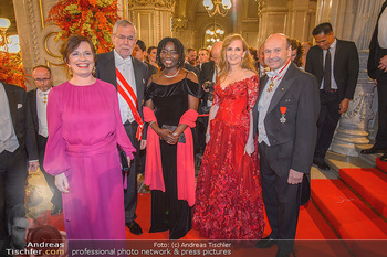 Opernball 2019 - Feststiege - Wiener Staatsoper - Do 28.02.2019 - Alexander VAN DER BELLEN, Doris SCHMIDAUER, Auma OBAMA, Maria GR222