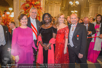 Opernball 2019 - Feststiege - Wiener Staatsoper - Do 28.02.2019 - Alexander VAN DER BELLEN, Doris SCHMIDAUER, Auma OBAMA, Maria GR225