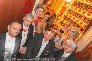 Opernball 2019 - Das Fest - Wiener Staatsoper - Do 28.02.2019 - Gruppenfoto Lugner-Loge mit Elle MACPHERSON63