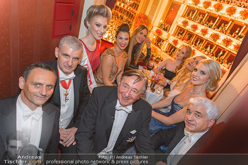 Opernball 2019 - Das Fest - Wiener Staatsoper - Do 28.02.2019 - Gruppenfoto Lugner-Loge mit Elle MACPHERSON65