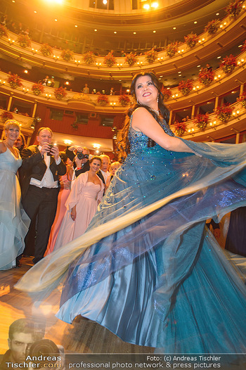 Opernball 2019 - Das Fest - Wiener Staatsoper - Do 28.02.2019 - Anna NETREBKO auf der Tanzfläche, Kleid108