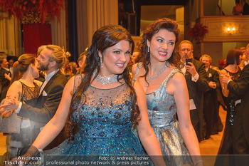 Opernball 2019 - Das Fest - Wiener Staatsoper - Do 28.02.2019 - Anna NETREBKO mit Schwester Natalia126