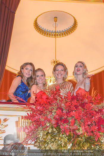 Opernball 2019 - Das Fest - Wiener Staatsoper - Do 28.02.2019 - Victoria SWAROVSKI mit Mutter Alexandra, Susanne THIER, Silvia S209