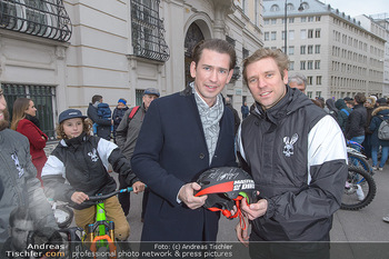 Masters of Dirt meets Bundeskanzler Sebastian Kurz - Bundeskanzleramt, Ballhausplatz, Wien - Do 14.03.2019 - Sebastian KURZ, Georg FECHTER1