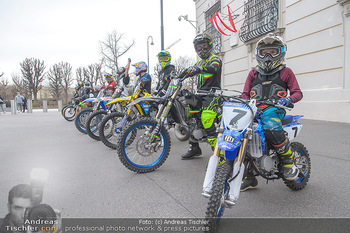 Masters of Dirt meets Bundeskanzler Sebastian Kurz - Bundeskanzleramt, Ballhausplatz, Wien - Do 14.03.2019 - Motorräder, Motocross vor dem Bundeskanzleramt am Ballhausplatz9