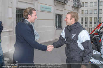 Masters of Dirt meets Bundeskanzler Sebastian Kurz - Bundeskanzleramt, Ballhausplatz, Wien - Do 14.03.2019 - Sebastian KURZ, Georg FECHTER15