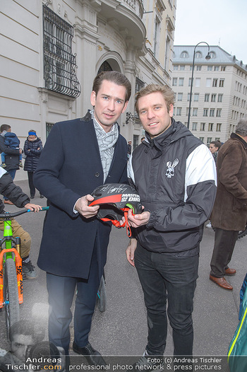Masters of Dirt meets Bundeskanzler Sebastian Kurz - Bundeskanzleramt, Ballhausplatz, Wien - Do 14.03.2019 - Sebastian KURZ, Georg FECHTER28