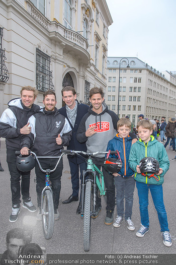 Masters of Dirt meets Bundeskanzler Sebastian Kurz - Bundeskanzleramt, Ballhausplatz, Wien - Do 14.03.2019 - Sebastian KURZ, Georg FECHTER30