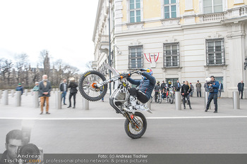 Masters of Dirt meets Bundeskanzler Sebastian Kurz - Bundeskanzleramt, Ballhausplatz, Wien - Do 14.03.2019 - Motorräder, Motocross vor dem Bundeskanzleramt am Ballhausplatz32