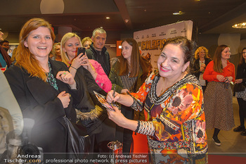 Kinopremiere ´Die Goldfische´ - Cineplexx Donauplex Wien - Do 14.03.2019 - Maria HAPPEL gibt Autogramme70