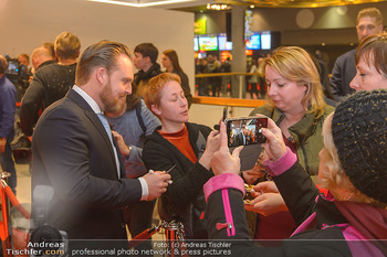 Kinopremiere ´Die Goldfische´ - Cineplexx Donauplex Wien - Do 14.03.2019 - Axel STEIN gibt Autogramme73