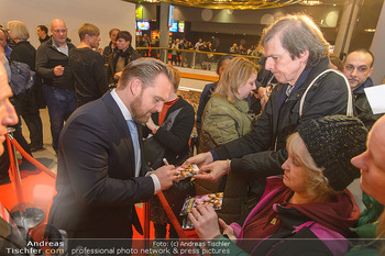 Kinopremiere ´Die Goldfische´ - Cineplexx Donauplex Wien - Do 14.03.2019 - Axel STEIN gibt Autogramme75