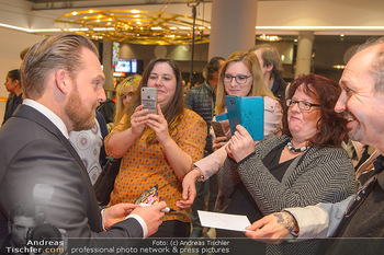 Kinopremiere ´Die Goldfische´ - Cineplexx Donauplex Wien - Do 14.03.2019 - Axel STEIN gibt Autogramme77