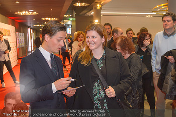 Kinopremiere ´Die Goldfische´ - Cineplexx Donauplex Wien - Do 14.03.2019 - Tom SCHILLING gibt Autogramme88