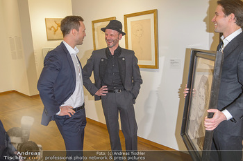 Ausstellungseröffnung Wien um 1900 - Leopold Museum - Fr 15.03.2019 - Thomas KALME übergibt Selbstportrait an Minister Gernot BLÜMEL26