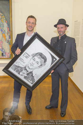 Ausstellungseröffnung Wien um 1900 - Leopold Museum - Fr 15.03.2019 - Thomas KALME übergibt Selbstportrait an Minister Gernot BLÜMEL30