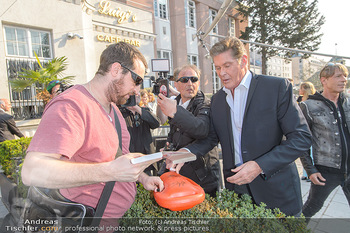 David Hasselhoff für Admiral PK - Novomatic Forum, Wien - Di 09.04.2019 - David HASSELHOFF gibt Autogramme5