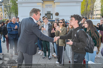 David Hasselhoff für Admiral PK - Novomatic Forum, Wien - Di 09.04.2019 - David HASSELHOFF begrüßt Fans, Touristen10