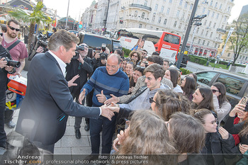 David Hasselhoff für Admiral PK - Novomatic Forum, Wien - Di 09.04.2019 - David HASSELHOFF begrüßt Fans, Touristen13