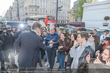 David Hasselhoff für Admiral PK - Novomatic Forum, Wien - Di 09.04.2019 - David HASSELHOFF begrüßt Fans, Touristen16