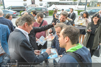 David Hasselhoff für Admiral PK - Novomatic Forum, Wien - Di 09.04.2019 - David HASSELHOFF gibt Autogramme105