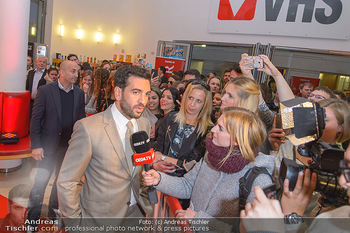 Kinopremiere ´Der Fall Collini´ - Urania Kino Wien - Mo 15.04.2019 - Elyas M´BAREK gibt Interview51