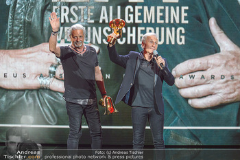 Amadeus Austria Music Awards 2019 - Volkstheater Wien - Do 25.04.2019 - EAV Klaus Eberhartinger, Thomas Spitzer mit Award fürs Lebenswe1
