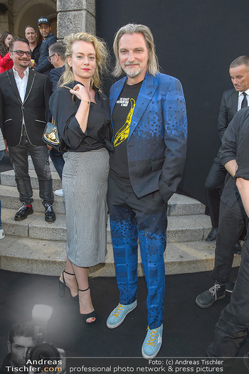 Amadeus Austria Music Awards 2019 - Volkstheater Wien - Do 25.04.2019 - Stefan JÜRGENS mit Freundin Helene STUPNICKI61