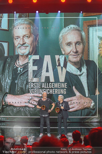 Amadeus Austria Music Awards 2019 - Volkstheater Wien - Do 25.04.2019 - EAV Klaus Eberhartinger, Thomas Spitzer mit Award fürs Lebenswe298