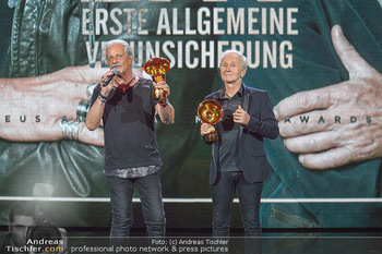 Amadeus Austria Music Awards 2019 - Volkstheater Wien - Do 25.04.2019 - EAV Klaus Eberhartinger, Thomas Spitzer mit Award fürs Lebenswe303