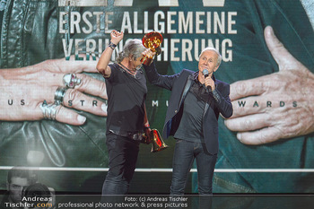 Amadeus Austria Music Awards 2019 - Volkstheater Wien - Do 25.04.2019 - EAV Klaus Eberhartinger, Thomas Spitzer mit Award fürs Lebenswe305