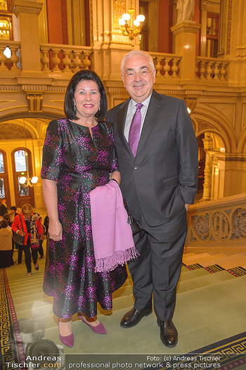 Filmpremiere ´Backstage Wiener Staatsoper´ - Wiener Staatsoper - So 28.04.2019 - Walter ROTHENSTEINER mit Ehefrau Charlotte3