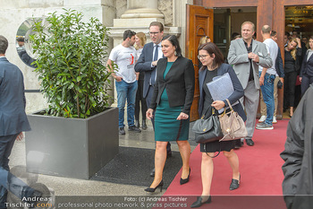 Schwarzenegger für SodaStream - Hofburg Wien - So 26.05.2019 - Elisabeth KÖSTINGER verlässt unmittelbar nach dem Misstrauensv25