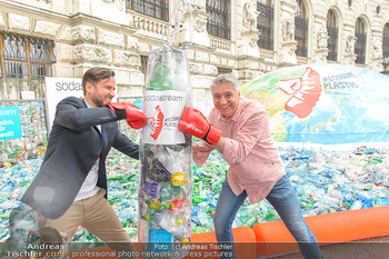 Schwarzenegger für SodaStream - Hofburg Wien - So 26.05.2019 - Werner BOOTE, Ferdinand BARCKHAHN56