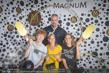 Magnum - House of Play - Palmenhaus Burggarten, Wien - Mo 01.07.2019 - Familie Georgy MAKAZARIA mit Ehefrau Julia, Tochter Marie und de18