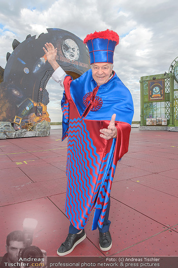 Das Land des Lächelns Premiere - Seefestspiele Mörbisch - Do 11.07.2019 - Harald SERAFIN auf der Bühne im Kostüm des Obereunuchen8
