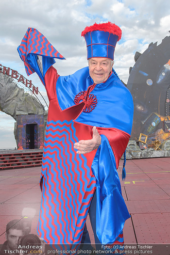Das Land des Lächelns Premiere - Seefestspiele Mörbisch - Do 11.07.2019 - Harald SERAFIN auf der Bühne im Kostüm des Obereunuchen10