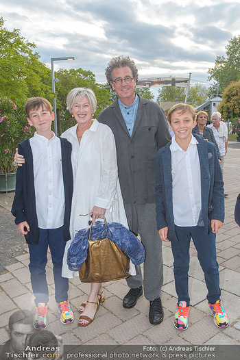 Das Land des Lächelns Premiere - Seefestspiele Mörbisch - Do 11.07.2019 - Walter und Eveyln ESELBÖCK mit Franz-Ferdinand und August27