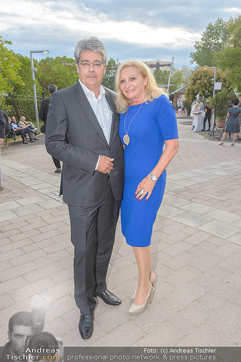 Das Land des Lächelns Premiere - Seefestspiele Mörbisch - Do 11.07.2019 - Wolfgang HESOUN mit Ehefrau Brigitte32