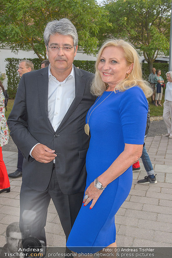 Das Land des Lächelns Premiere - Seefestspiele Mörbisch - Do 11.07.2019 - Wolfgang HESOUN mit Ehefrau Brigitte33