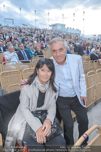Das Land des Lächelns Premiere - Seefestspiele Mörbisch - Do 11.07.2019 - Hans HUBER mit Ehefrau54