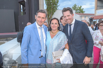 Das Land des Lächelns Premiere - Seefestspiele Mörbisch - Do 11.07.2019 - Peter HANKE mit Ehefrau, Daniel SERAFIN65