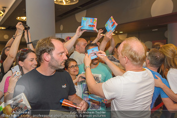 Kinopremiere ´Leberkäsjunkie´ - Cineplexx Donauplex - Do 01.08.2019 - Simon SCHWARZ gibt Autogramme14