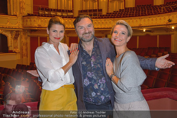 Theaterpremiere ´Die Niere´ - Stadttheater Berndorf - Do 03.10.2019 - Kristina SPRENGER, Doris HINDINGER, Martin LEUTGEB1