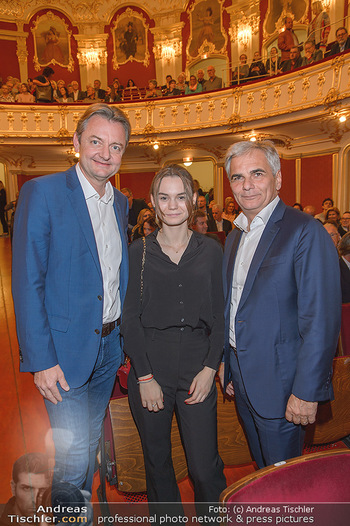 Theaterpremiere ´Die Niere´ - Stadttheater Berndorf - Do 03.10.2019 - Gerald GERSTBAUER, Werner FAYMANN mit Tochter Flora14