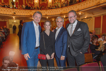 Theaterpremiere ´Die Niere´ - Stadttheater Berndorf - Do 03.10.2019 - Gerald GERSTBAUER, Werner FAYMANN mit Tochter Flora, Oliver HOFF16