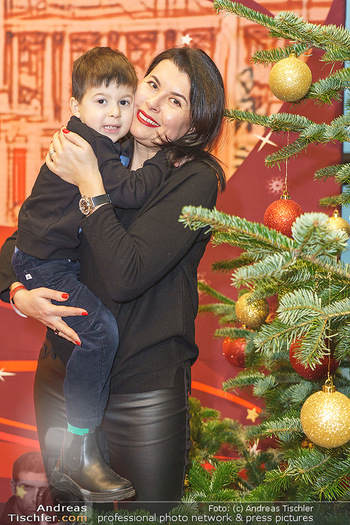 Energy for Life Weihnachtsball für Kinder - Hofburg Wien - Mi 11.12.2019 - Zoryana KUSHPLER mit Sohn Marc (geb. 21.12.2014)4
