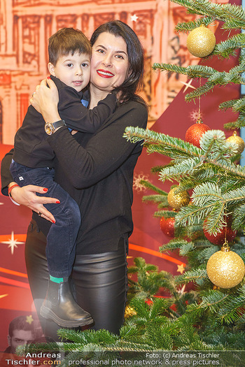 Energy for Life Weihnachtsball für Kinder - Hofburg Wien - Mi 11.12.2019 - Zoryana KUSHPLER mit Sohn Marc (geb. 21.12.2014)5